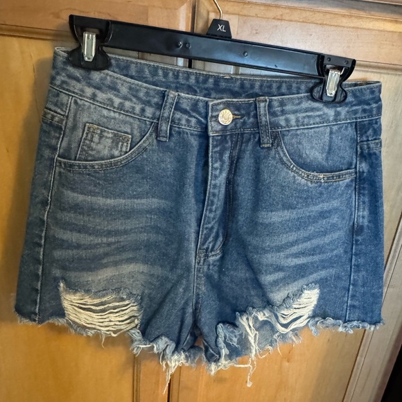 SHEIN ☀️ 🏖️ Frayed Hem Distressed Blue Women's Jean High Waisted Short Shorts - Picture 8 of 9